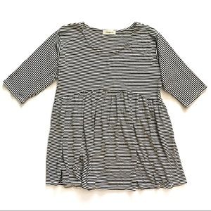 Black and white stripe top